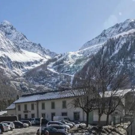 A Stunning Duplex Flat Near The Grands Montets 아파트
